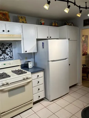 $1,500 | 5521 80th Street North, Unit 215, St. Petersburg, FL 33709