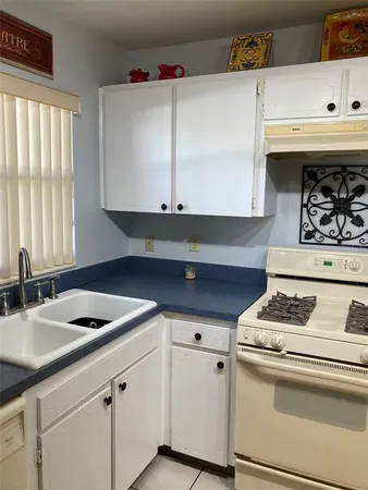 $1,500 | 5521 80th Street North, Unit 215, St. Petersburg, FL 33709