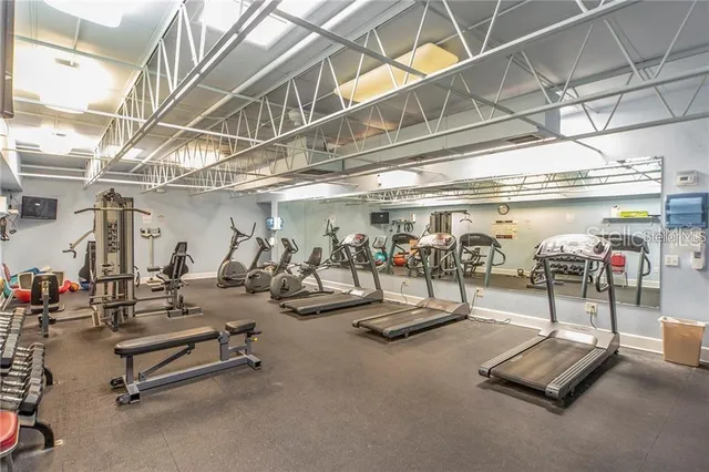 $1,700 | 5521 80th Street North, Unit 215, St. Petersburg, FL 33709