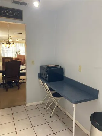 $1,500 | 5521 80th Street North, Unit 215, St. Petersburg, FL 33709