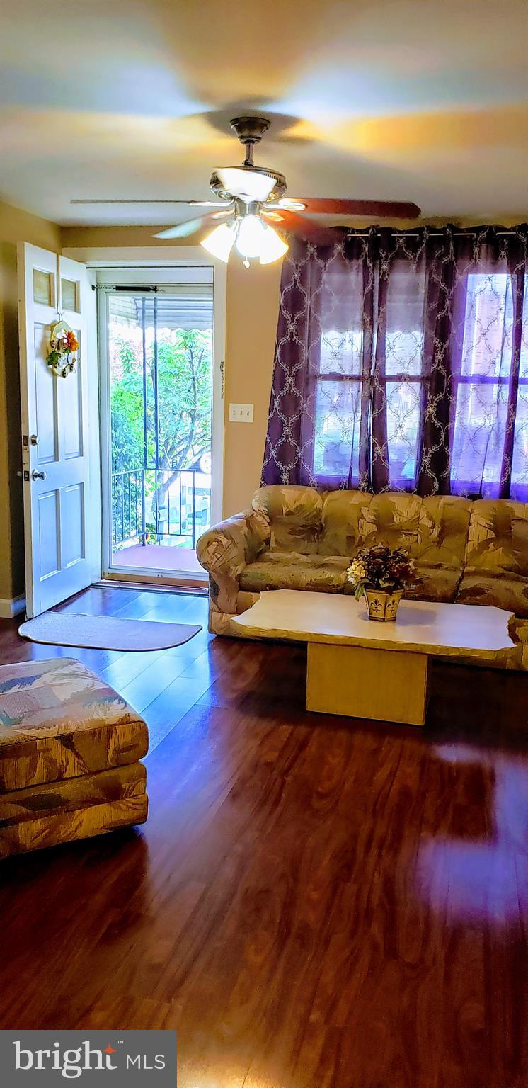 460 Westfield Road Dundalk, MD 21222 - Photo 3 of 23 Living room/Family room
