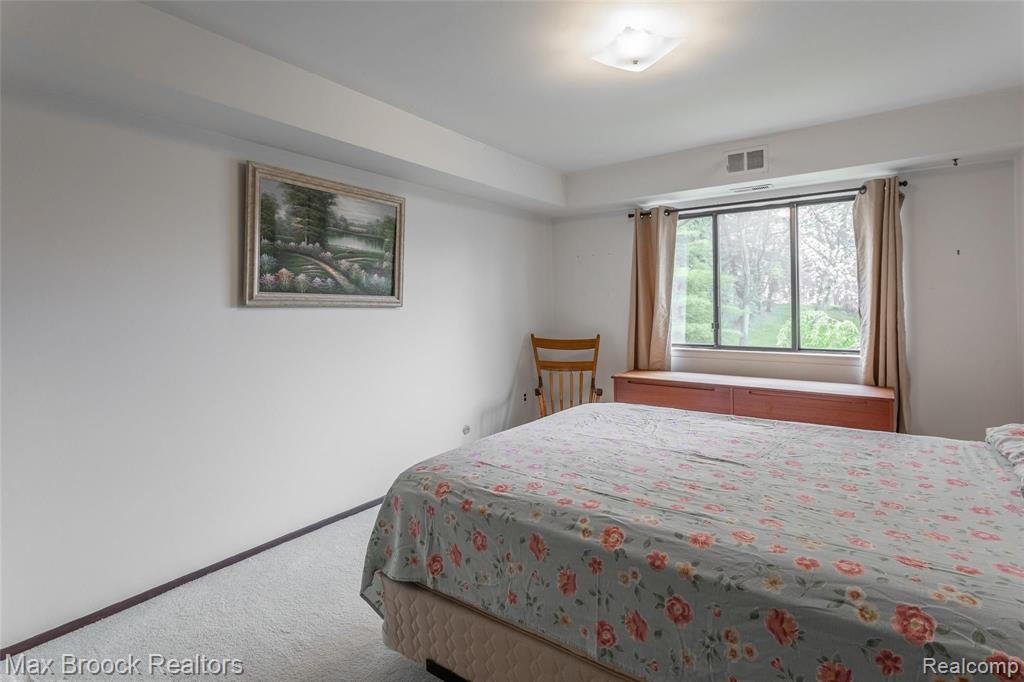 1695 Riverside Drive, Unit 12 Rochester Hills, MI 48309 - Photo 22 of 29