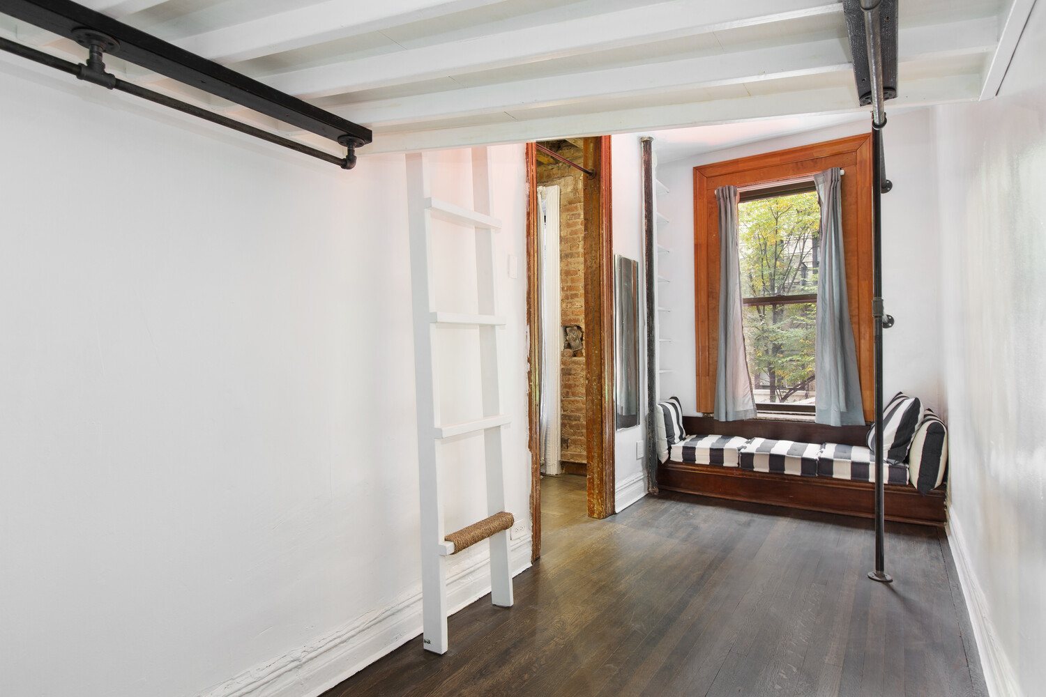 181 Thompson Street, Unit 3 Manhattan, NY 10012 - Photo 3 of 4