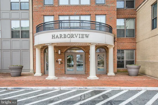 $515,000 | 485 Harbor Side Street, Unit 412, Woodbridge, VA 22191