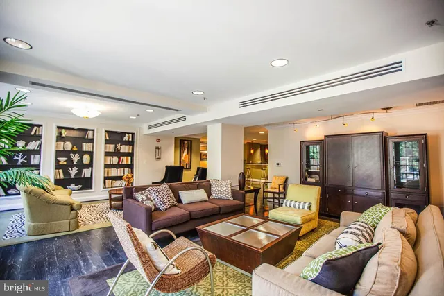 $515,000 | 485 Harbor Side Street, Unit 412, Woodbridge, VA 22191