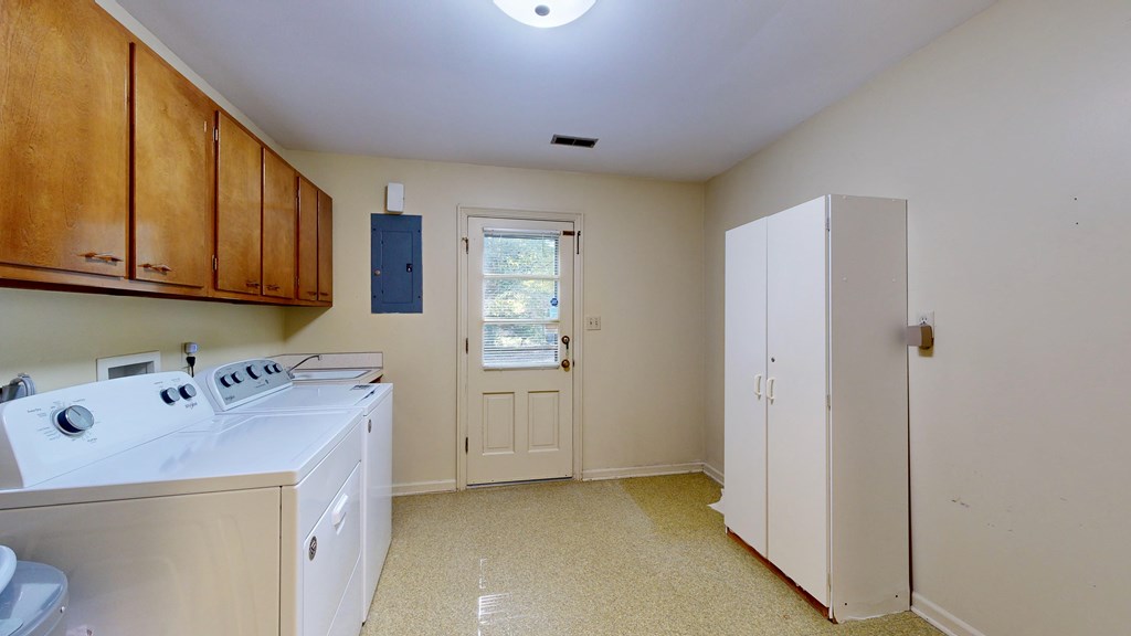 13952 Cross Creek Road Upatoi, GA 31829 - Photo 30 of 79 Laundry
