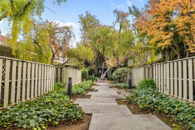 $968,000 | 1070 Mercedes Avenue, Unit 24, Los Altos, CA 94022