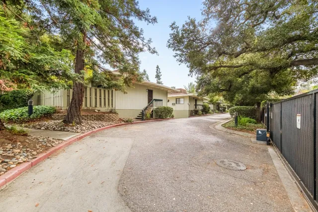$968,000 | 1070 Mercedes Avenue, Unit 24, Los Altos, CA 94022
