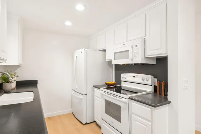 $968,000 | 1070 Mercedes Avenue, Unit 24, Los Altos, CA 94022