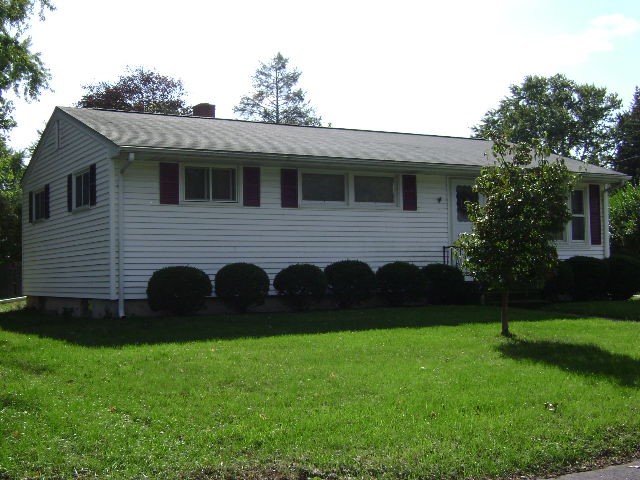 58 Hoyt Street Warwick, RI 02886 - Photo 2 of 20