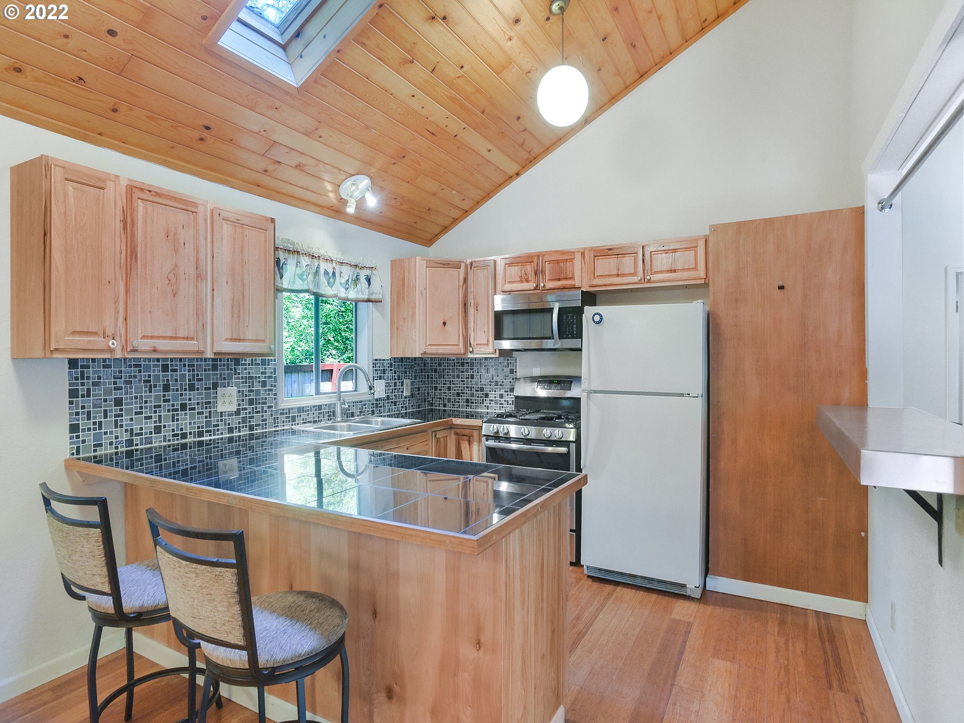 65280 East Alpine Way Rhododendron, OR 97049 - Photo 3 of 26