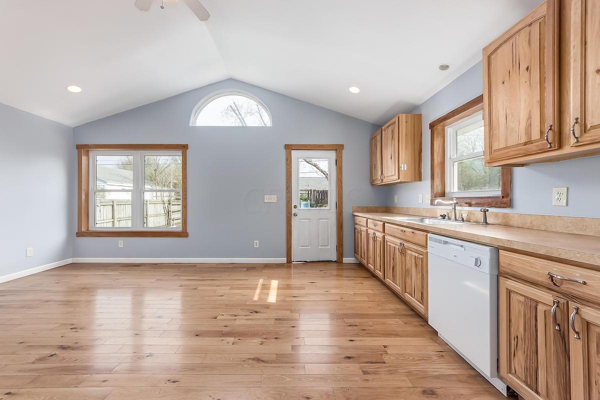 2234 Bristol Road Columbus, OH 43221 - Photo 14 of 33