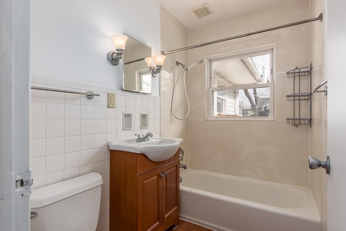 2234 Bristol Road Columbus, OH 43221 - Photo 17 of 33