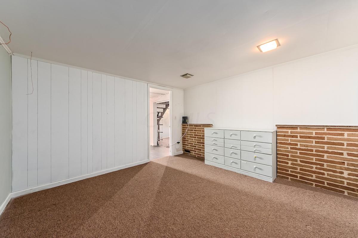 2234 Bristol Road Columbus, OH 43221 - Photo 27 of 33
