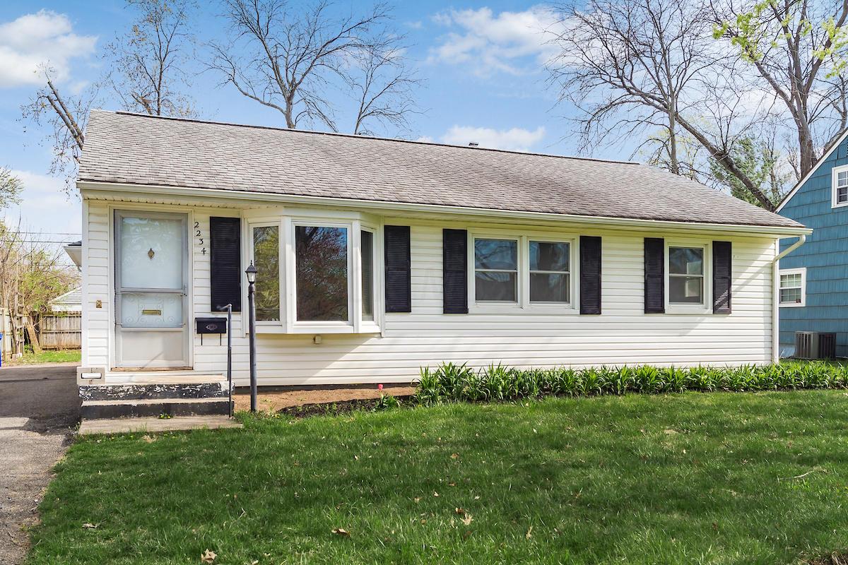 2234 Bristol Road Columbus, OH 43221 - Photo 3 of 33