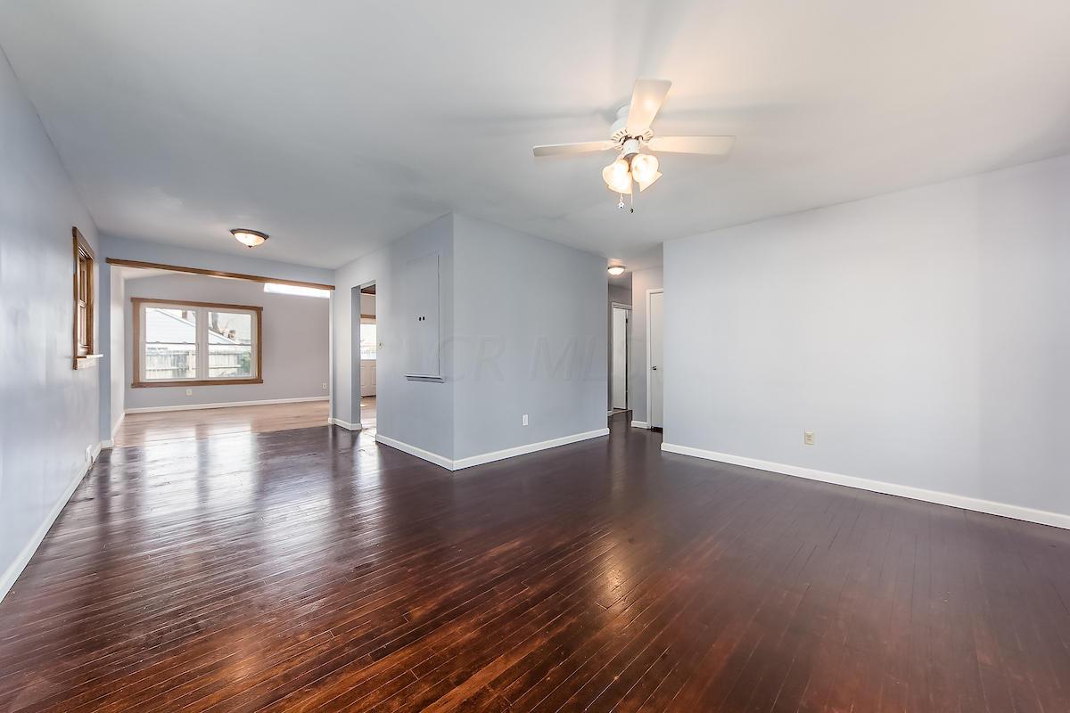 2234 Bristol Road Columbus, OH 43221 - Photo 4 of 33