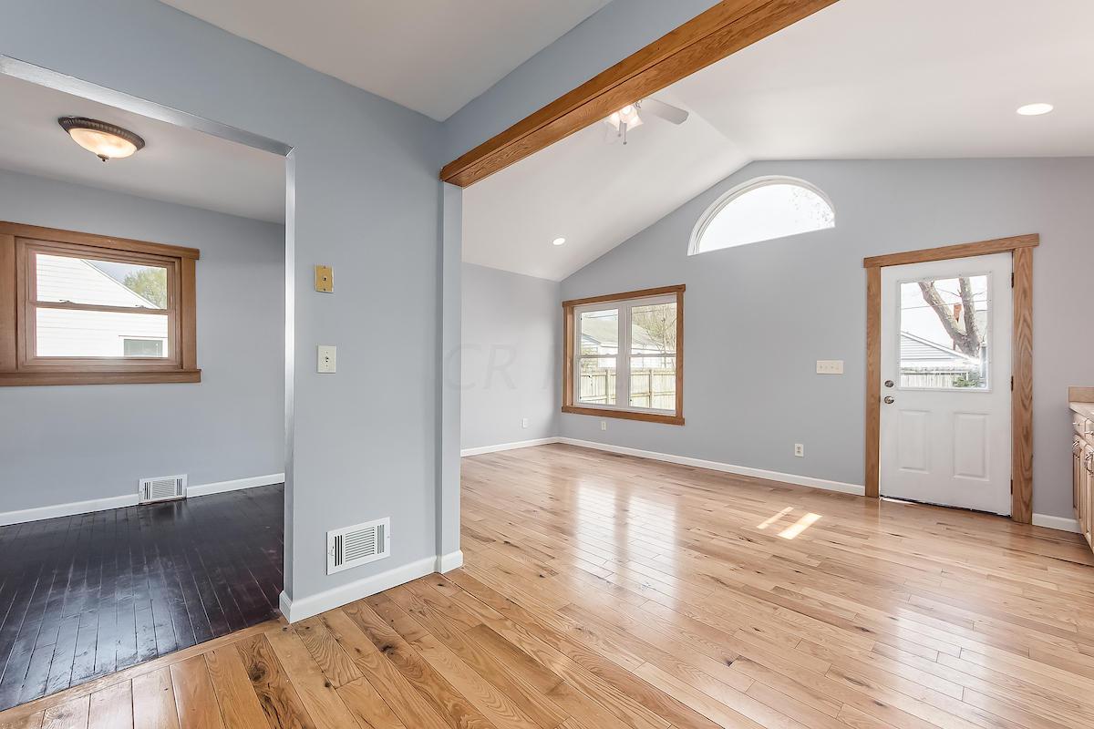 2234 Bristol Road Columbus, OH 43221 - Photo 9 of 33