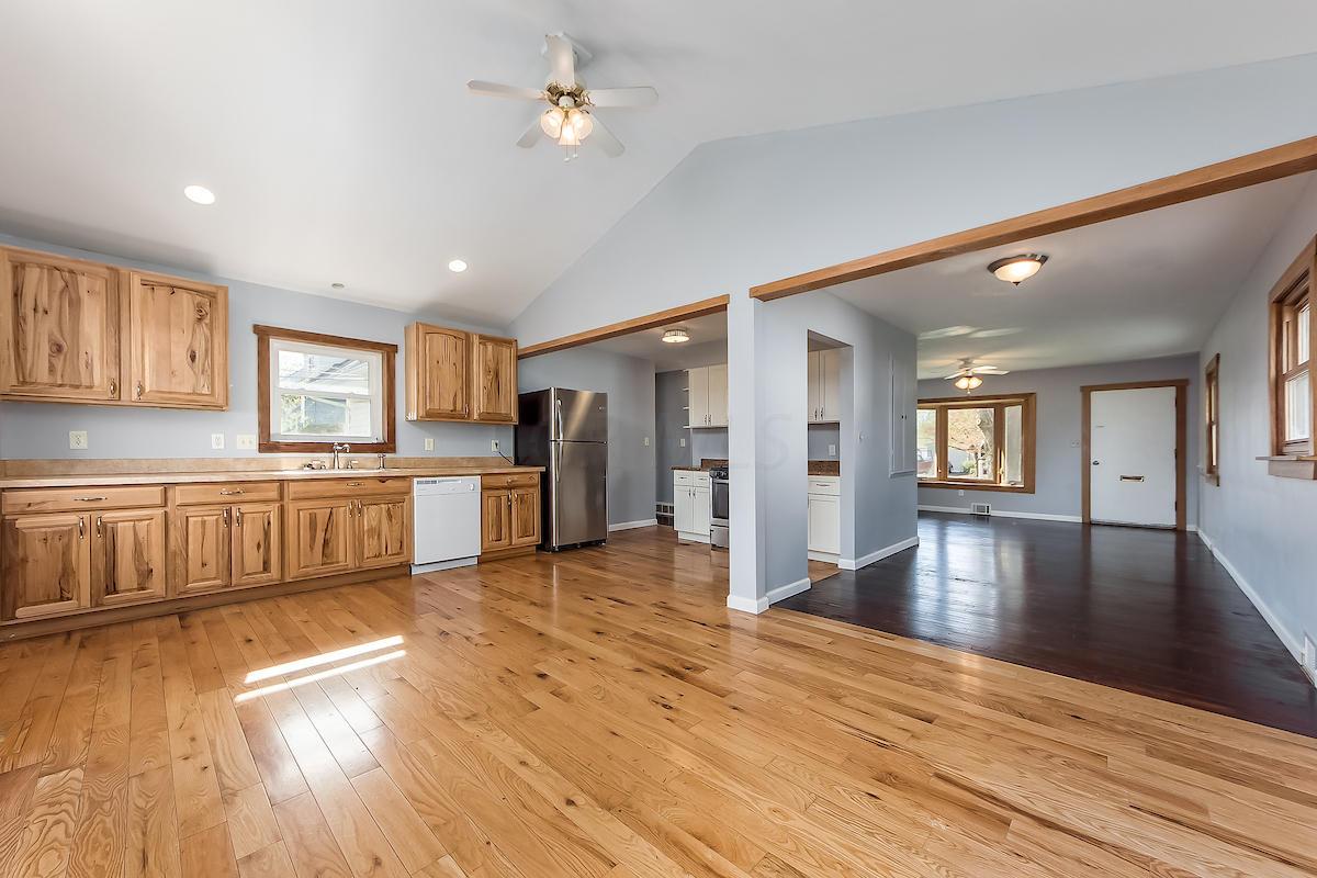 2234 Bristol Road Columbus, OH 43221 - Photo 10 of 33