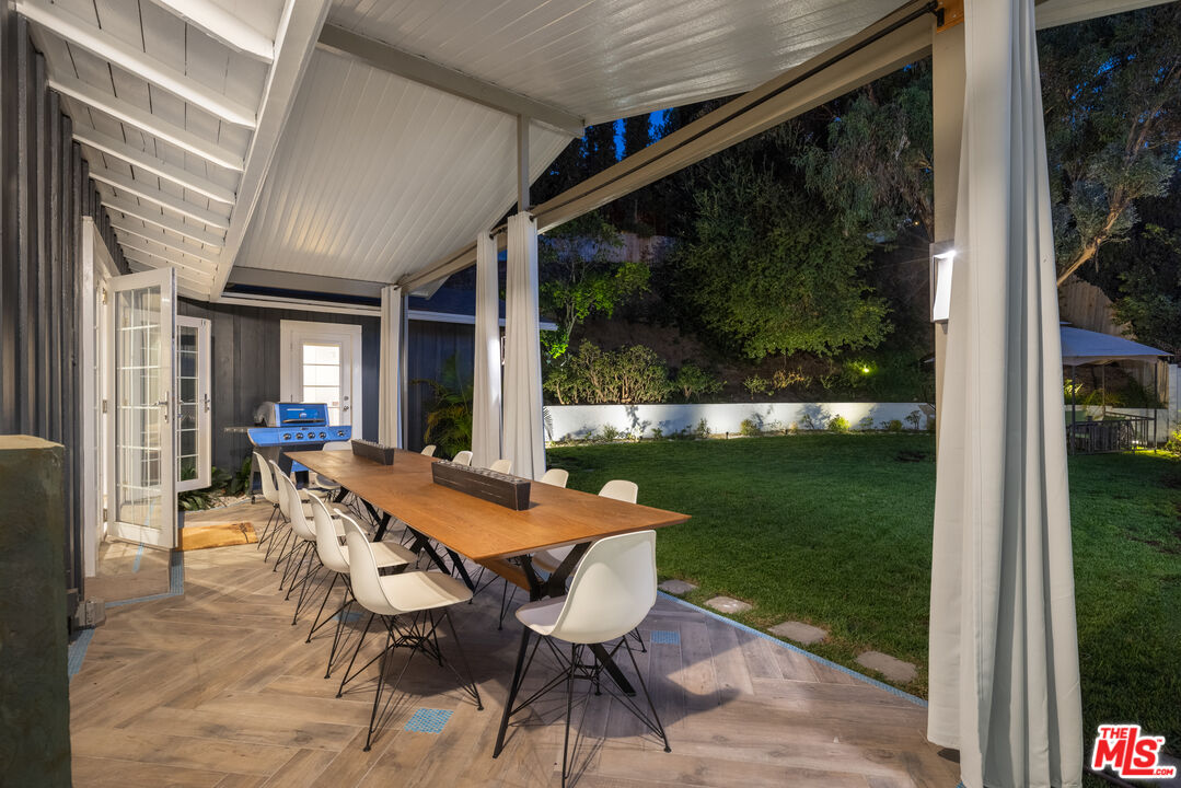 9476 Hidden Valley Place Beverly Hills, CA 90210 - Photo 16 of 43