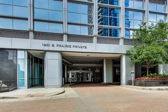 $3,300 | 1201 South Prairie Avenue, Unit 706, Chicago, IL 60605
