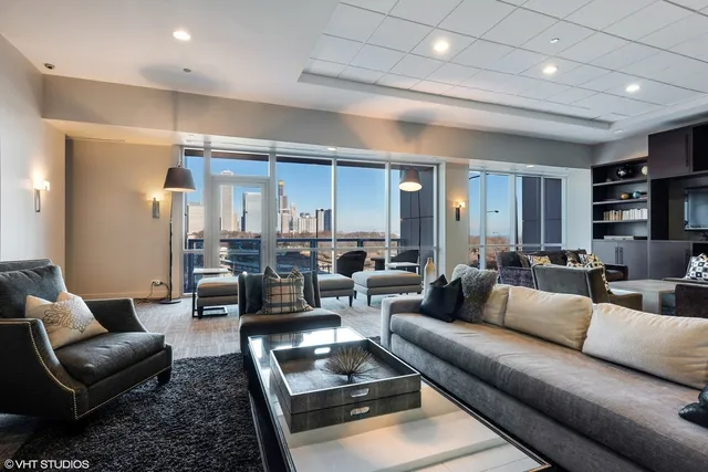 $3,300 | 1201 South Prairie Avenue, Unit 706, Chicago, IL 60605
