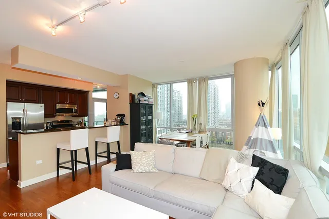 $3,300 | 1201 South Prairie Avenue, Unit 706, Chicago, IL 60605