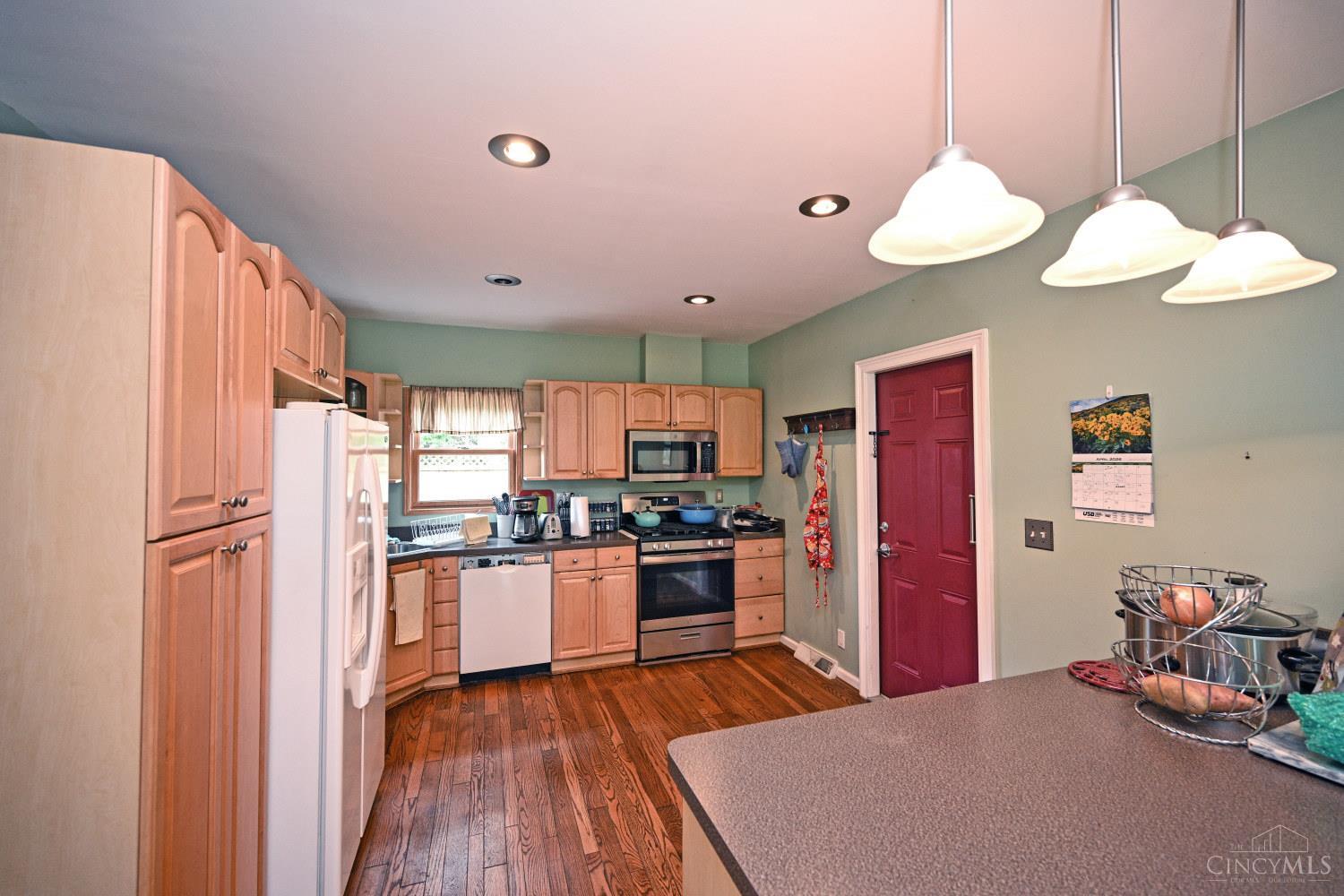 8265 Forest Road Cincinnati, OH 45255 - Photo 11 of 34