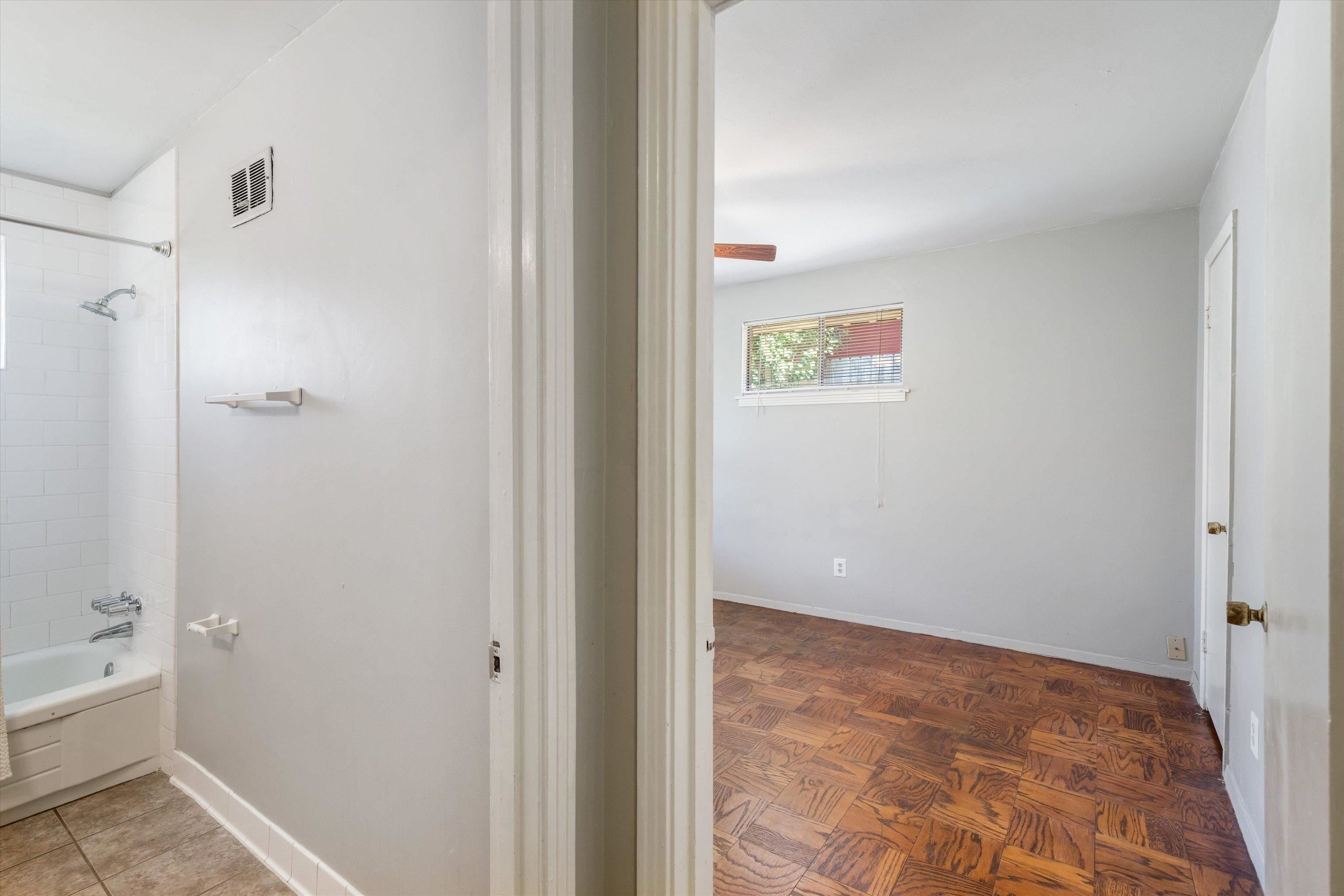 2086 Harbert Avenue Memphis, TN 38104 - Photo 14 of 16 a view of an empty room