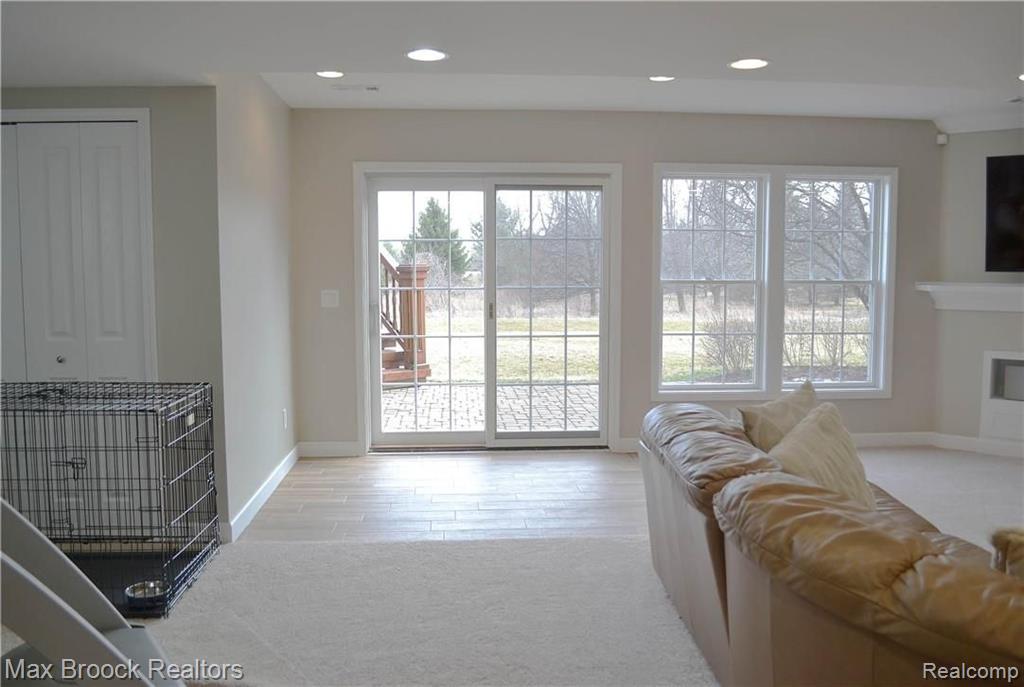 2431 Selkirk Street Rochester, MI 48306 - Photo 48 of 58
