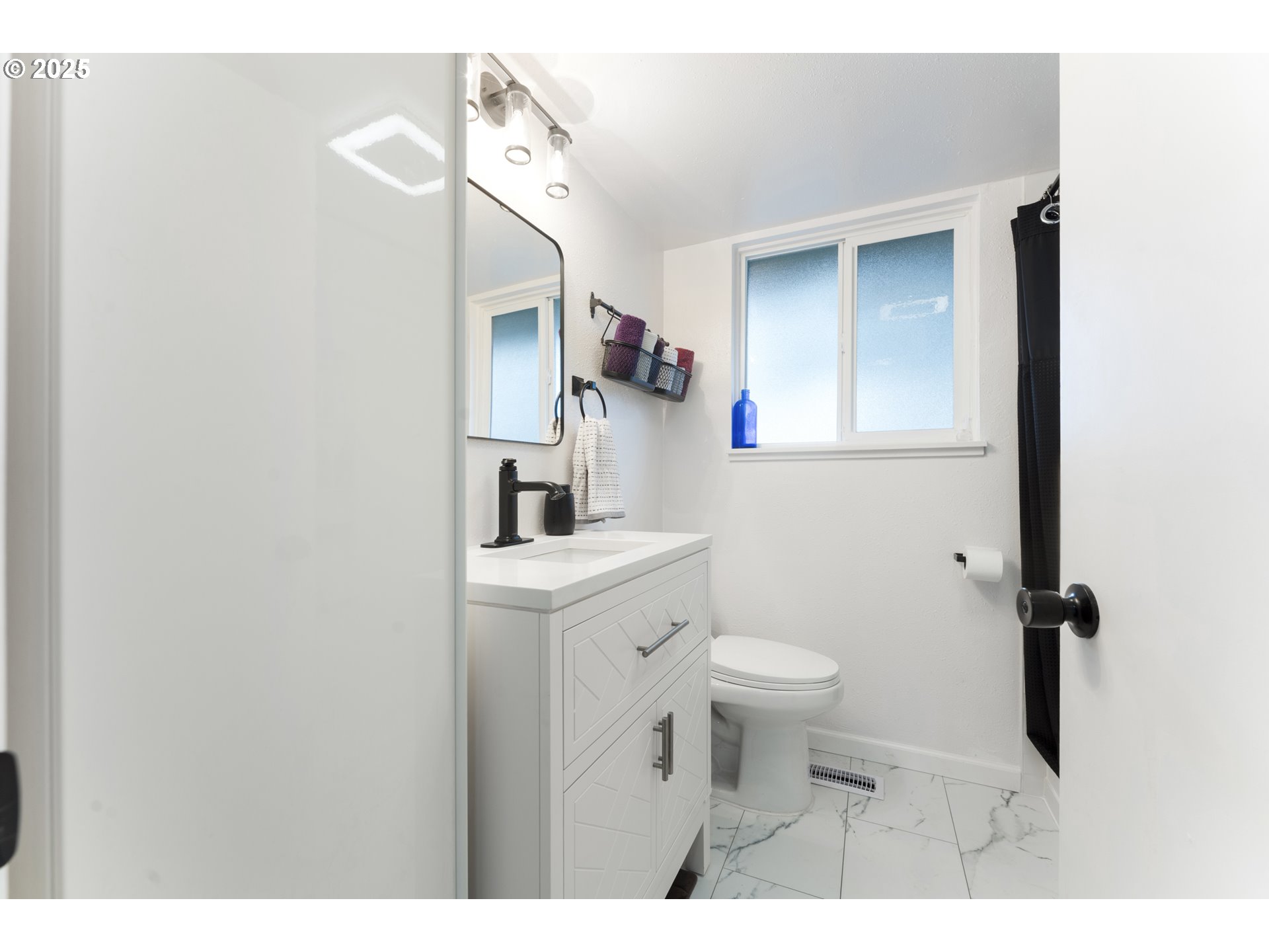 11760 Southwest King George Drive Portland, OR 97224 - Photo 12 of 20