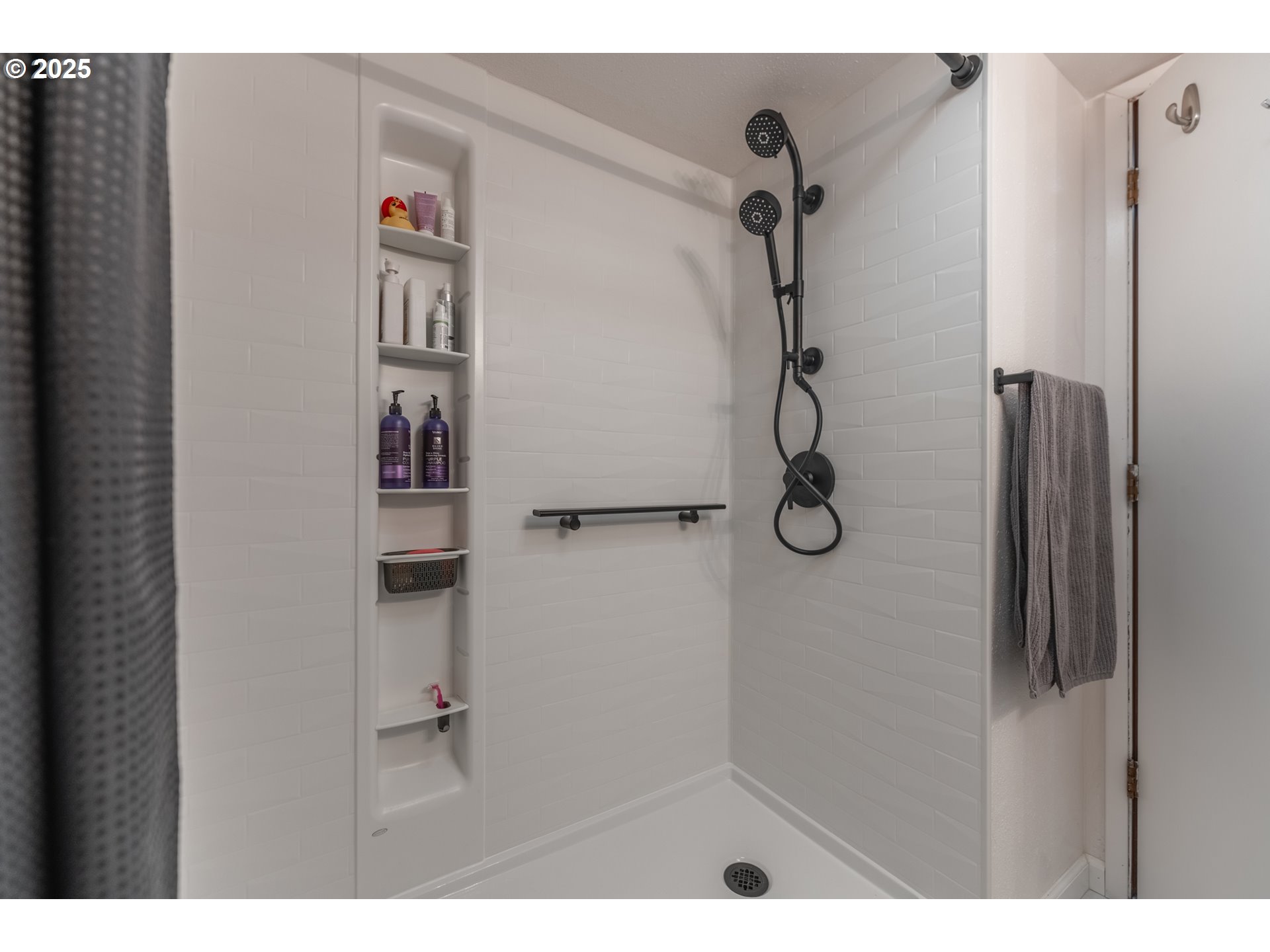 11760 Southwest King George Drive Portland, OR 97224 - Photo 13 of 20
