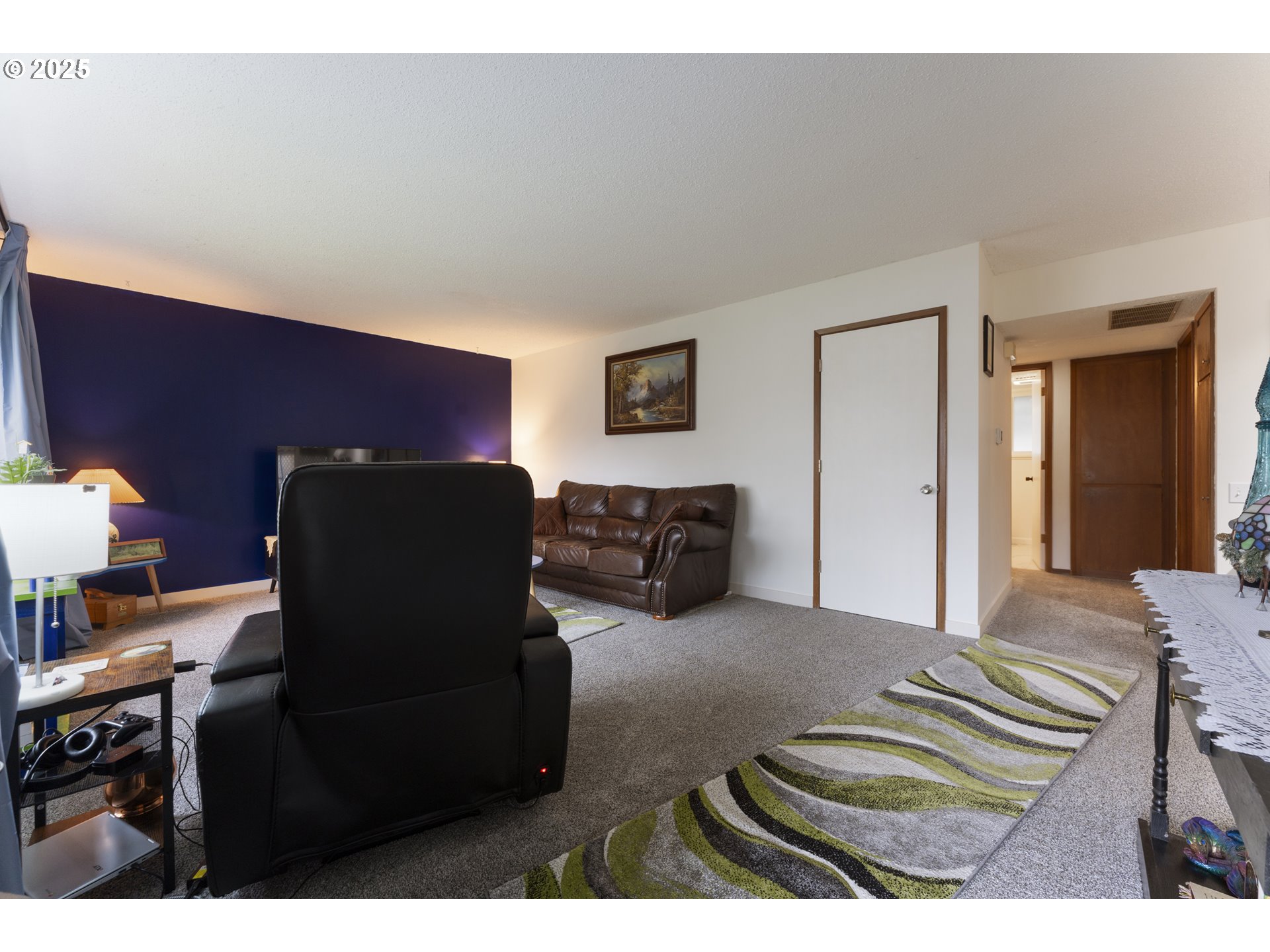 11760 Southwest King George Drive Portland, OR 97224 - Photo 5 of 20