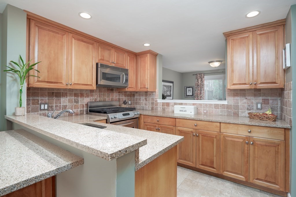 121 Stone Ridge Road, Unit 121 Franklin, MA 02038 - Photo 14 of 34 Gallery Image 14