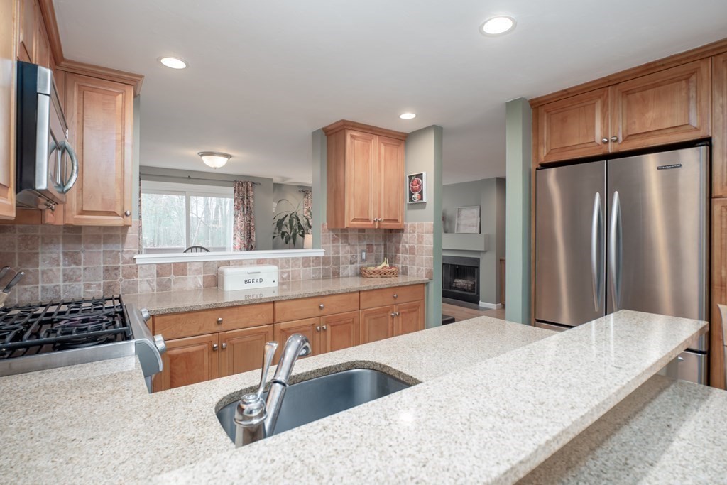 121 Stone Ridge Road, Unit 121 Franklin, MA 02038 - Photo 17 of 34 Gallery Image 17