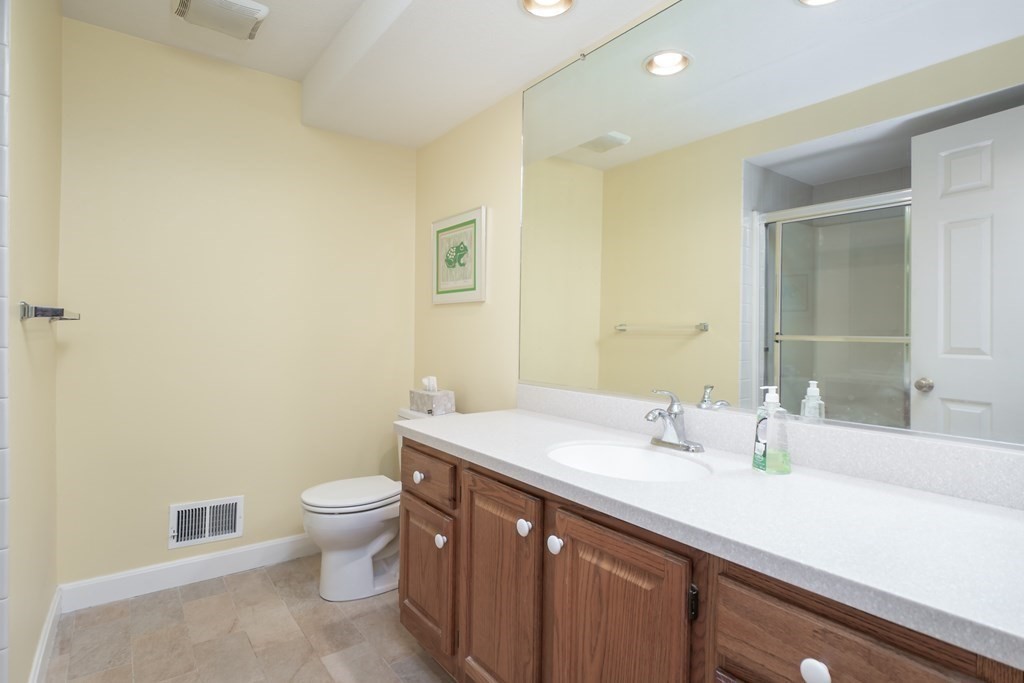121 Stone Ridge Road, Unit 121 Franklin, MA 02038 - Photo 22 of 34 Gallery Image 22