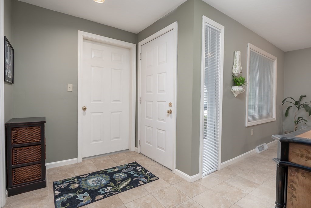 121 Stone Ridge Road, Unit 121 Franklin, MA 02038 - Photo 5 of 34 Gallery Image 5