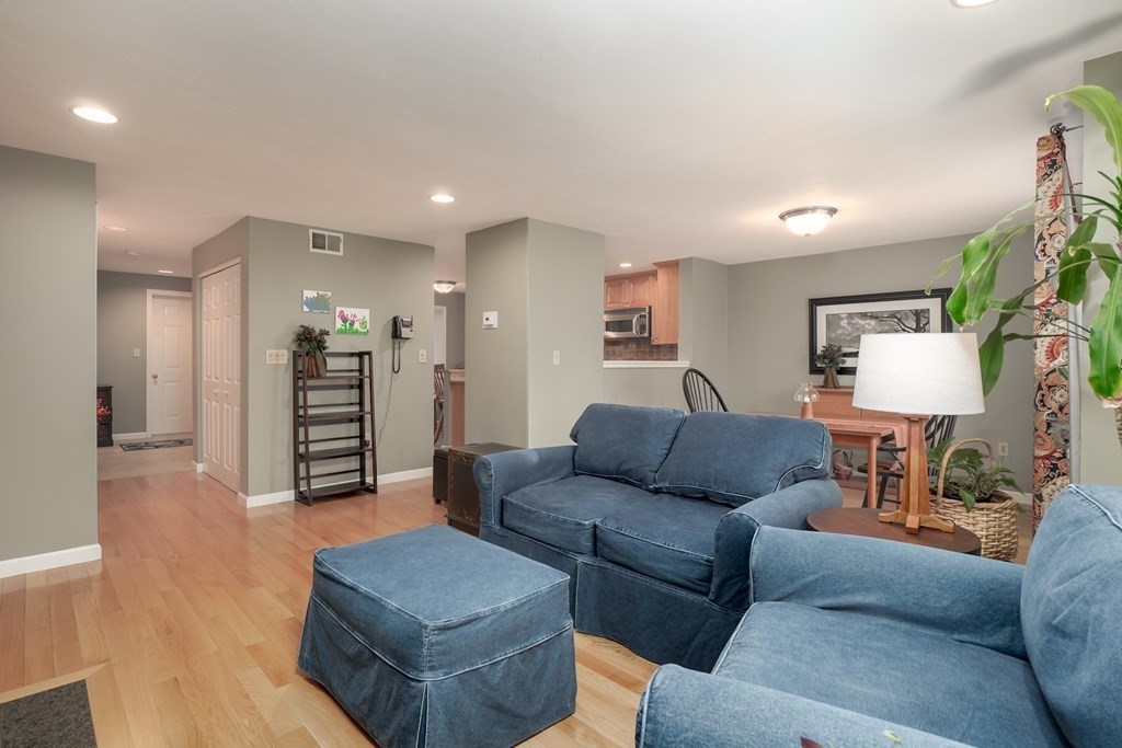 121 Stone Ridge Road, Unit 121 Franklin, MA 02038 - Photo 7 of 34 Gallery Image 7