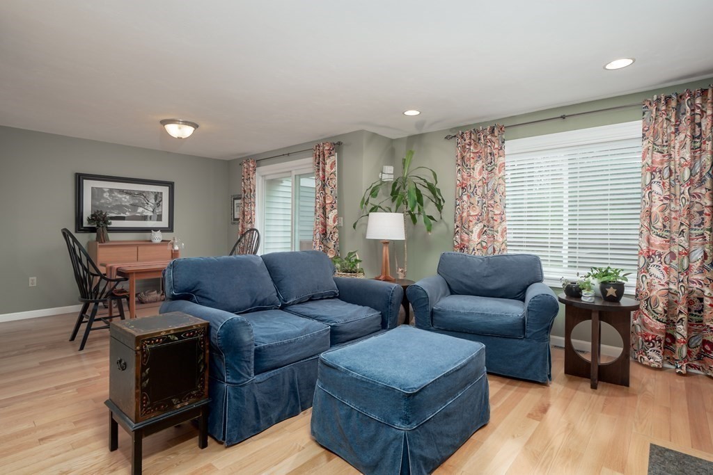 121 Stone Ridge Road, Unit 121 Franklin, MA 02038 - Photo 8 of 34 Gallery Image 8