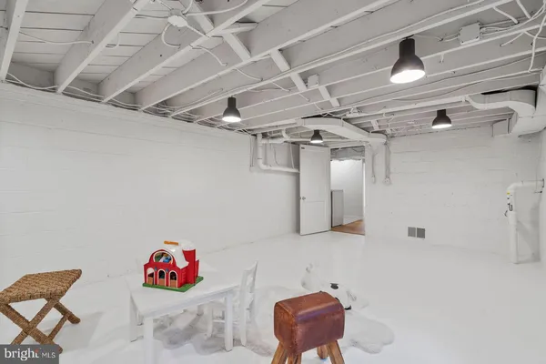 $6,300 | 1616 North Harrison Street, Arlington, VA 22205