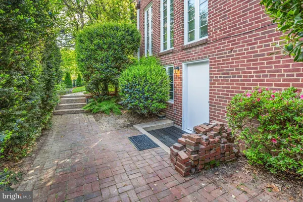 $6,300 | 1616 North Harrison Street, Arlington, VA 22205