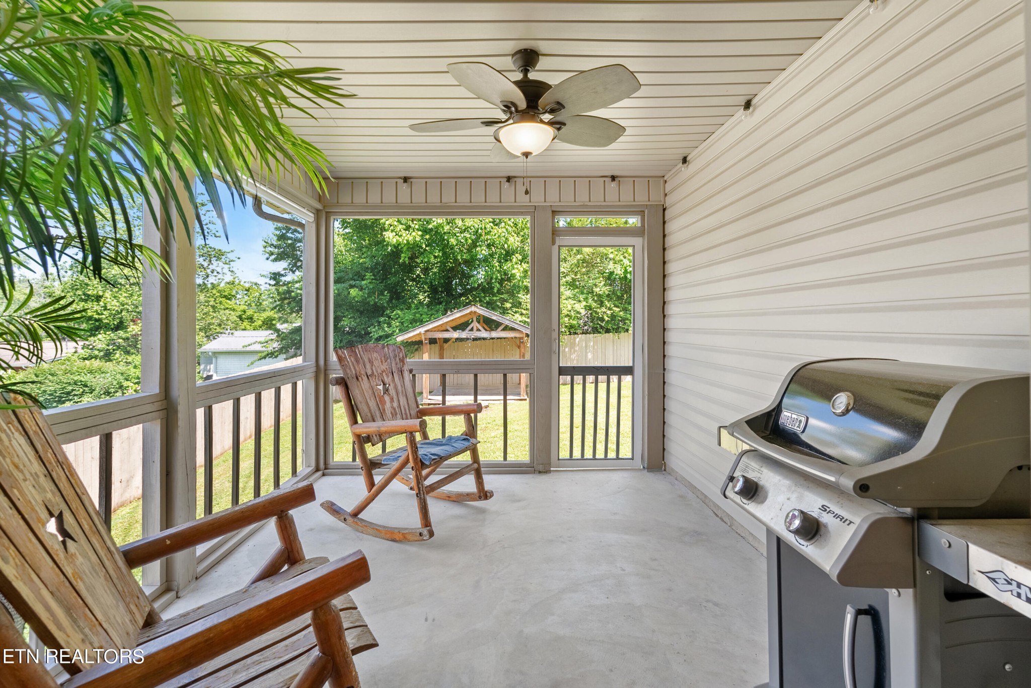 314 Two View Road Sevierville, TN 37863 - Photo 26 of 31 a living room with furniture and a window
