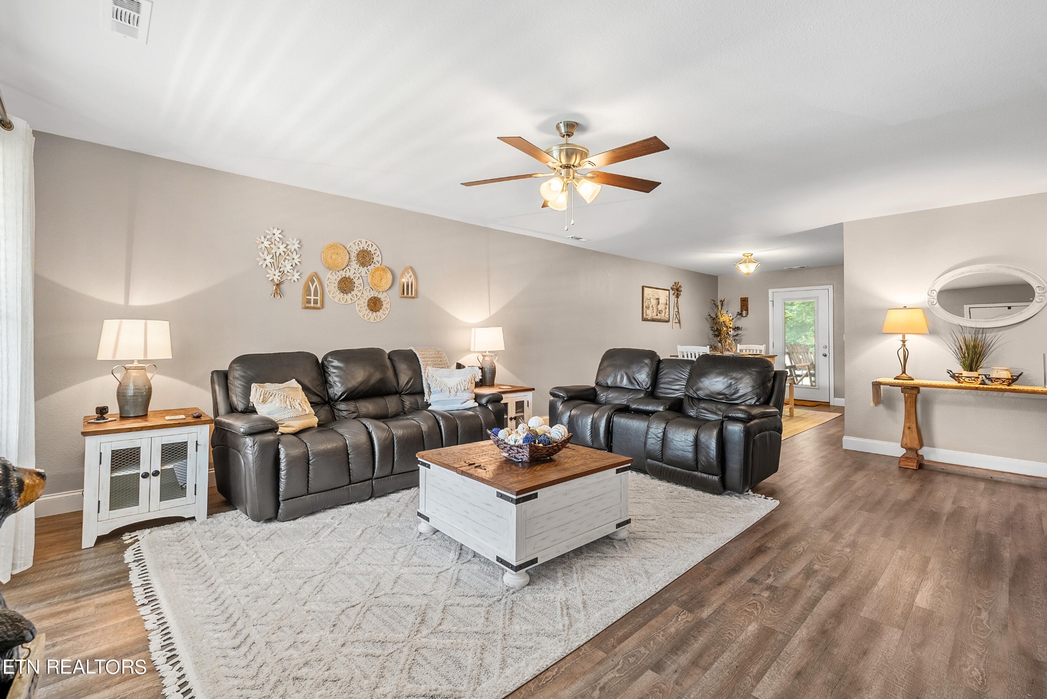 314 Two View Road Sevierville, TN 37863 - Photo 7 of 31 a living room with furniture and wooden floor