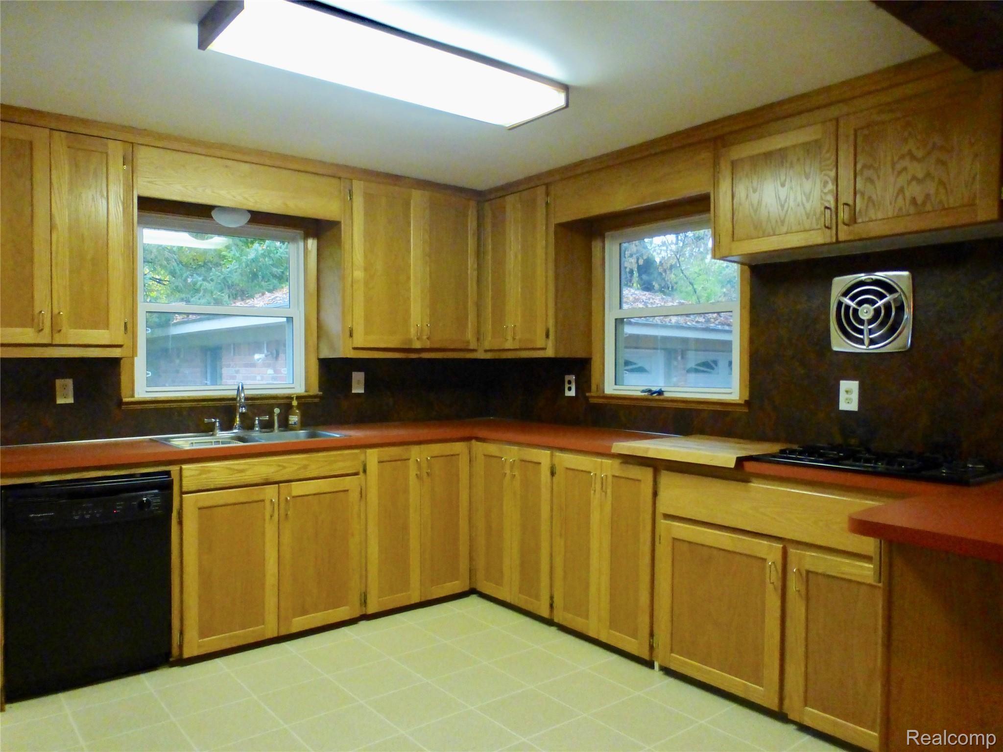 7761 South Eston Road Clarkston, MI 48348 - Photo 11 of 31 Original exhaust fan