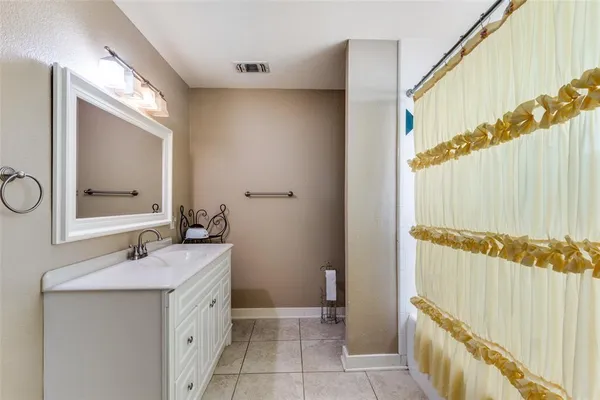 $775,000 | 415 Star Shell Road, Decatur, TX 76234