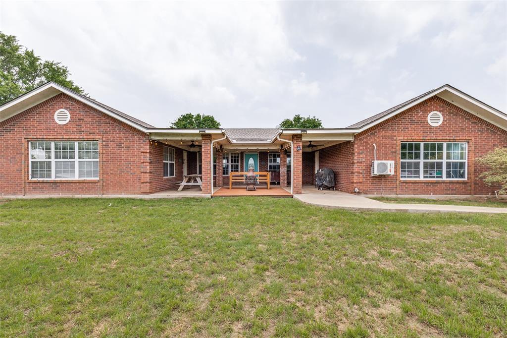 415 Star Shell Road Decatur, TX 76234 - Photo 2 of 39