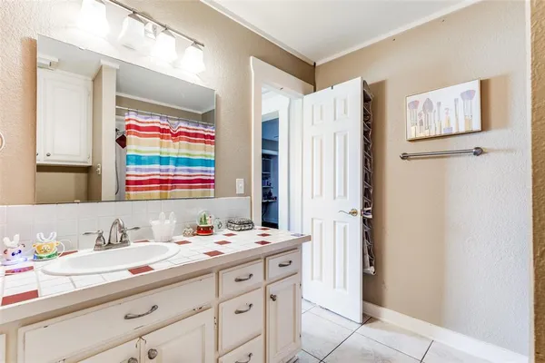 $775,000 | 415 Star Shell Road, Decatur, TX 76234