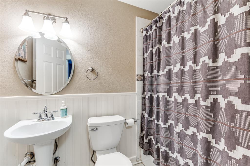 415 Star Shell Road Decatur, TX 76234 - Photo 25 of 39
