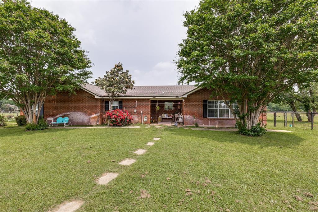 415 Star Shell Road Decatur, TX 76234 - Photo 4 of 39