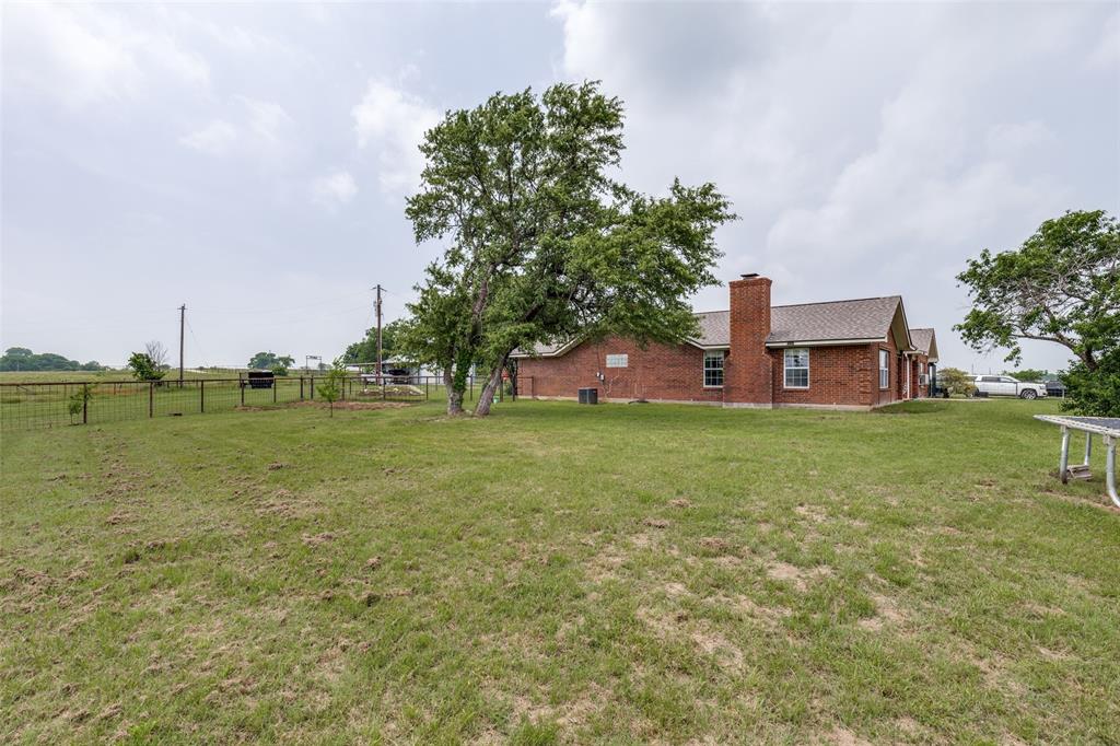 415 Star Shell Road Decatur, TX 76234 - Photo 6 of 39