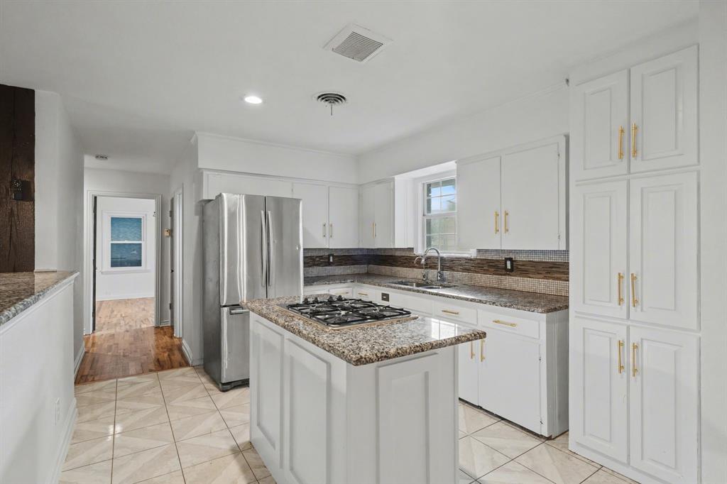 1714 East Union Bower Road Irving, TX 75061 - Photo 11 of 32